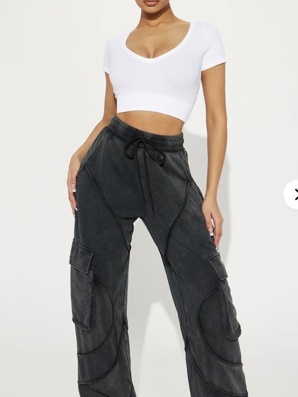 Women’s High-Waist Cargo Sweatpants - Black